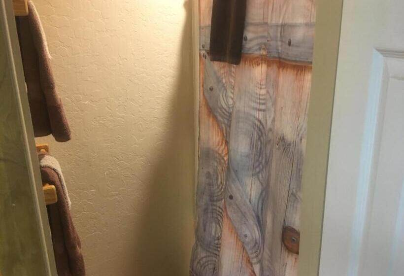 스위트, Rainbows End Fishing Resort