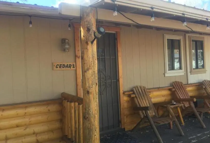 Standard-studio, Rainbows End Fishing Resort