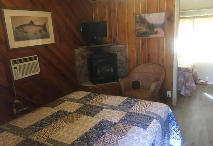 Standard-studio, Rainbows End Fishing Resort