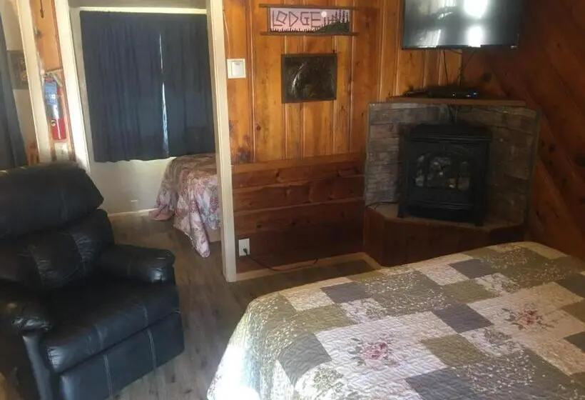 Standard-studio, Rainbows End Fishing Resort