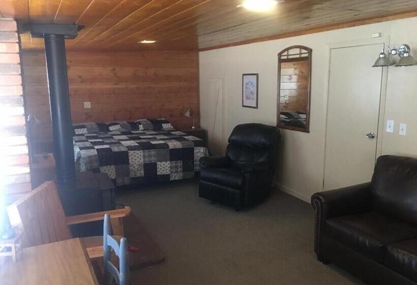 스탠다드 스튜디오 킹침대, Rainbows End Fishing Resort