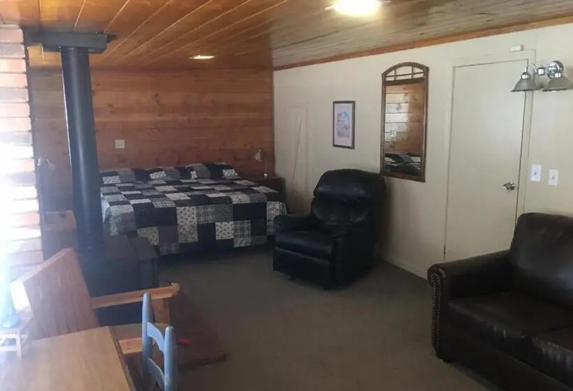 Standard-studio King-vuode, Rainbows End Fishing Resort