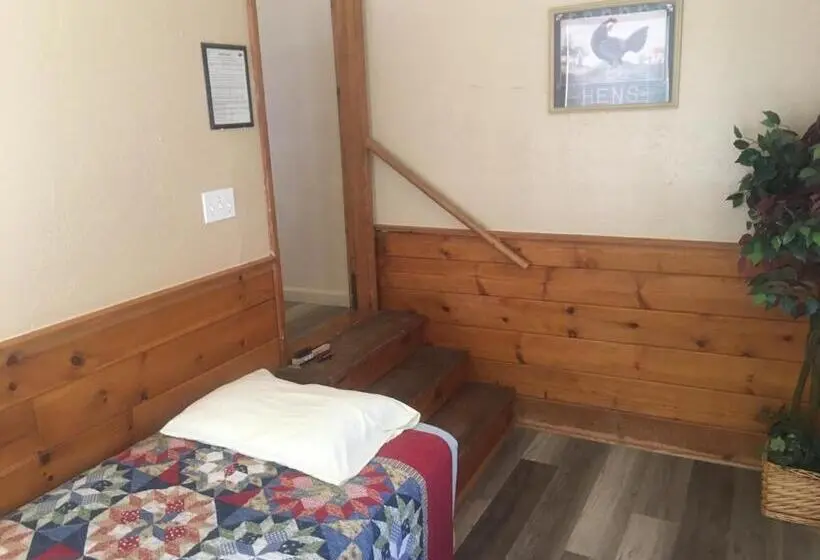 Standard-studio King-vuode, Rainbows End Fishing Resort