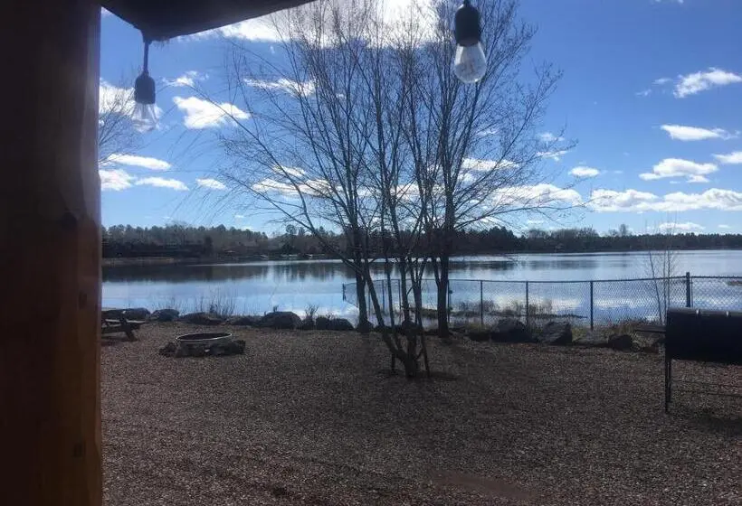 Villa 1 Makuuhuone, Rainbows End Fishing Resort