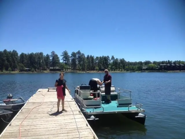 Villa 1 Makuuhuone, Rainbows End Fishing Resort