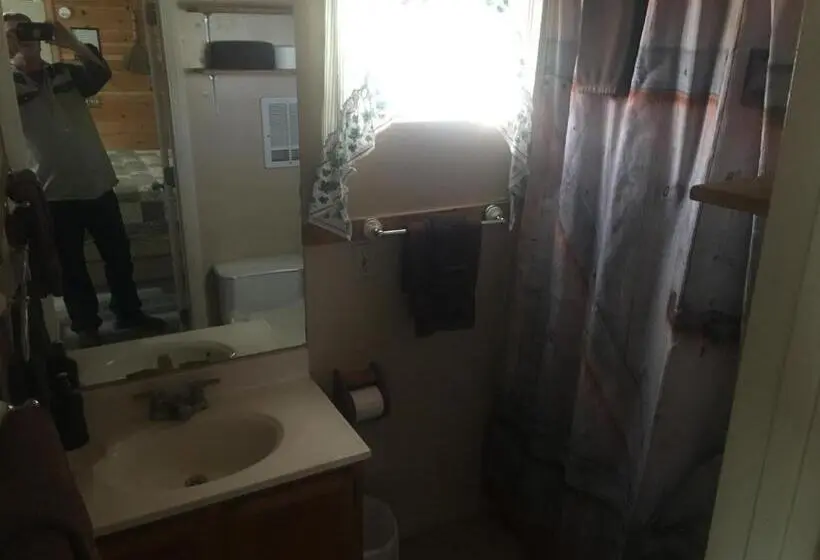 Deluxe-studio, Rainbows End Fishing Resort