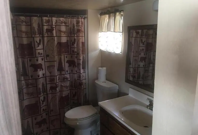 Standard studio with lake view, Rainbows End Fishing Resort