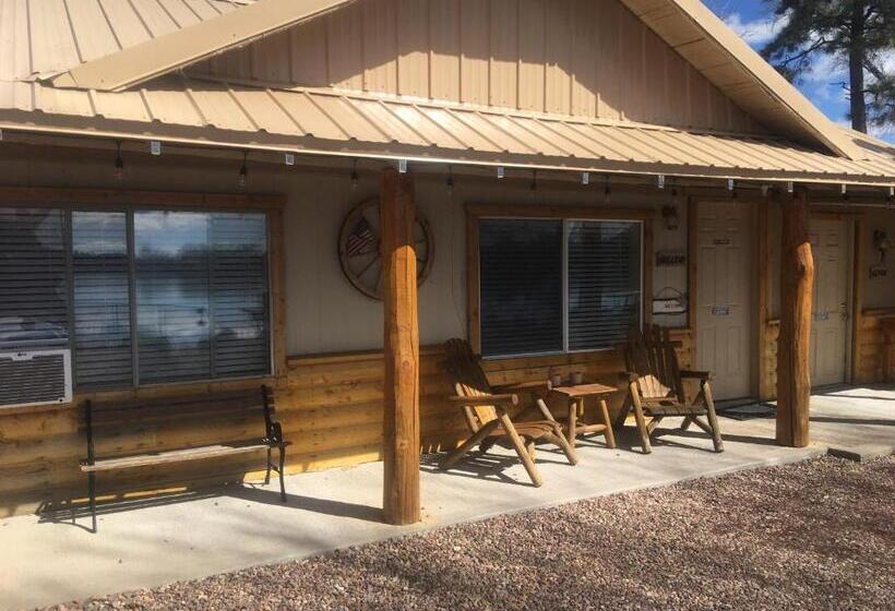 1 Bedroom Apartment Lake View, Rainbows End Fishing Resort