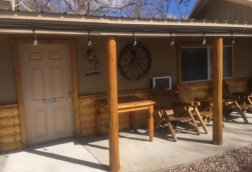Deluxe-studio, Rainbows End Fishing Resort