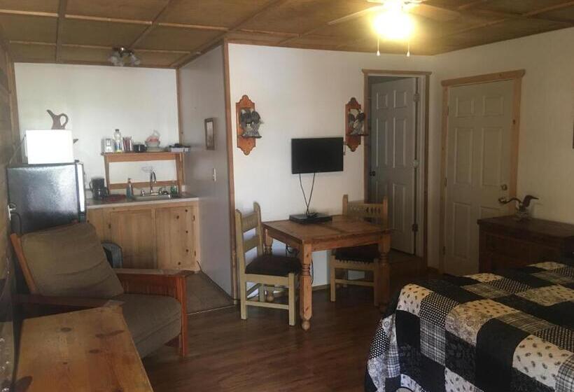 스탠다드 스튜디오, Rainbows End Fishing Resort