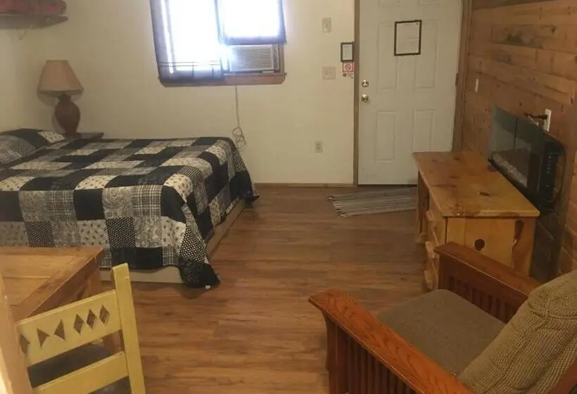 Standard-studio, Rainbows End Fishing Resort