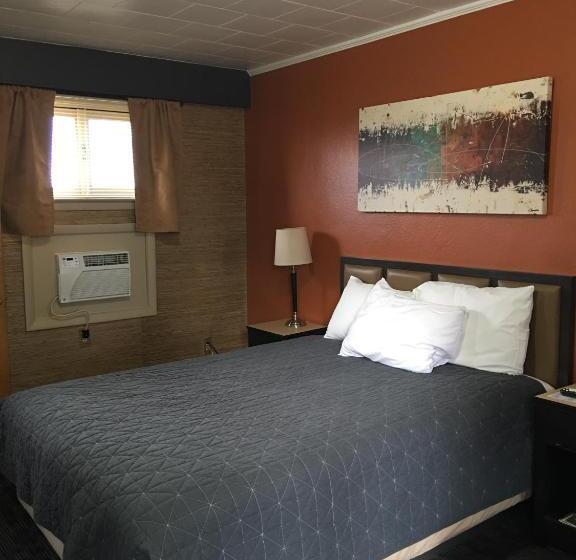 غرفة قياسية, The Triangle Motel