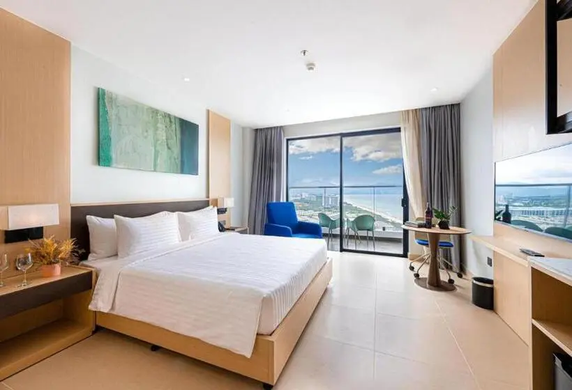 اتاق لوکس با تخت بزرگ, Bai Dai Resort Near Cam Ranh Airport