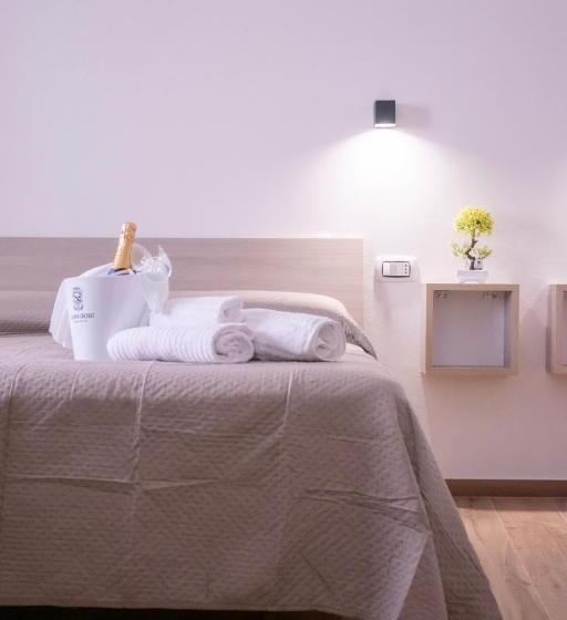 سوییت جونیور لوکس, Modern House Le Castella