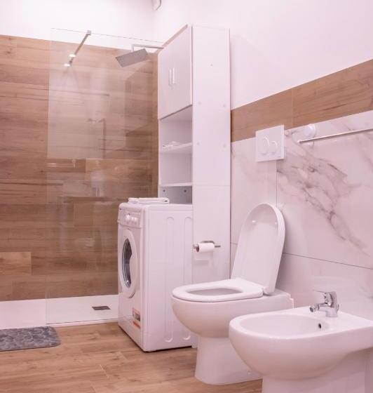 سوییت با چشمانداز دریا, Modern House Le Castella