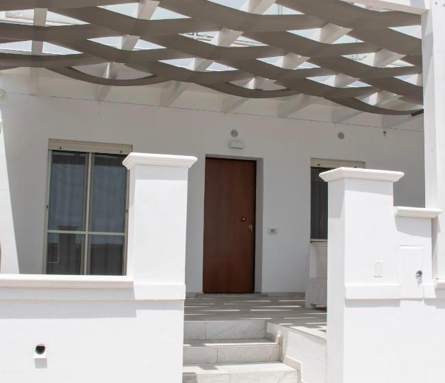 Люкс Вид на Море, Modern House Le Castella