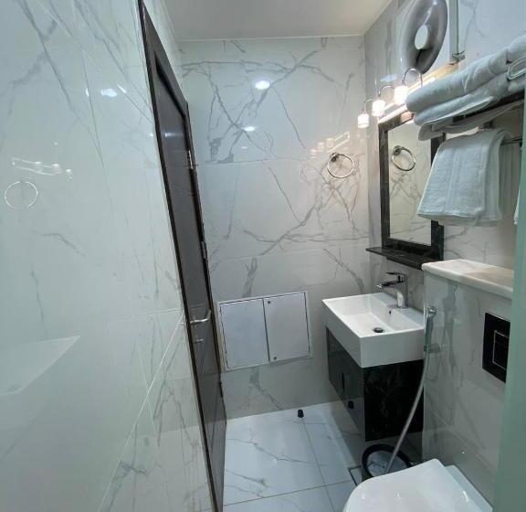 اتاق لوکس, Golden Light Aqaba Hotel فندق جولدن لايت العقبة