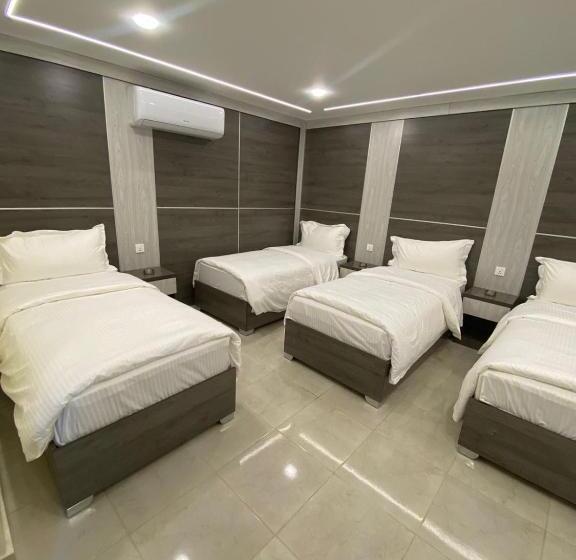 اتاق لوکس چهار تخته, Golden Light Aqaba Hotel فندق جولدن لايت العقبة