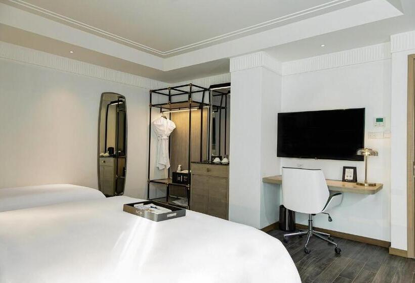 اتاق اجرایی سه نفره, La Siesta Premium Saigon Central