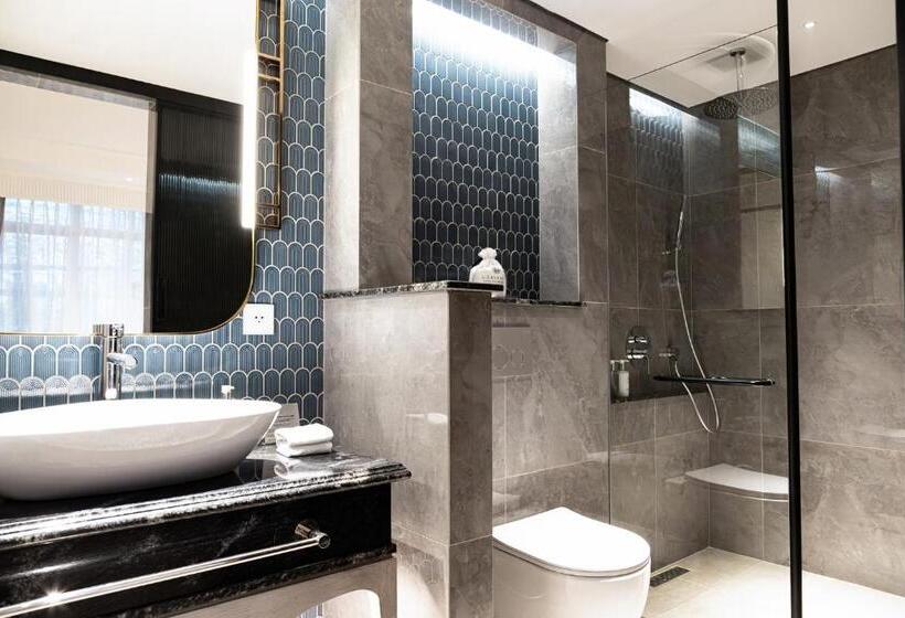 سوییت جونیور, La Siesta Premium Saigon Central