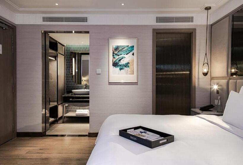 سوییت جونیور, La Siesta Premium Saigon Central