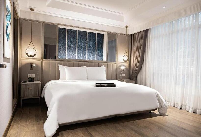سوییت جونیور, La Siesta Premium Saigon Central