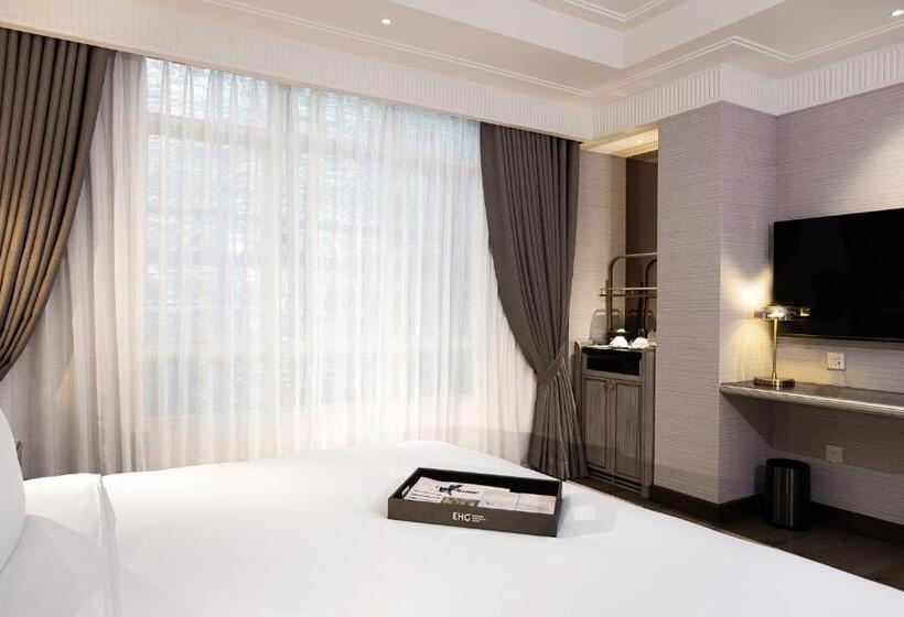 سوییت جونیور, La Siesta Premium Saigon Central