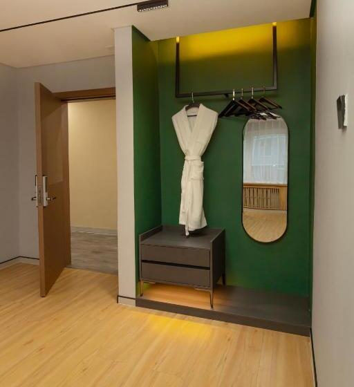 استودیوی سوپریور, Sansar