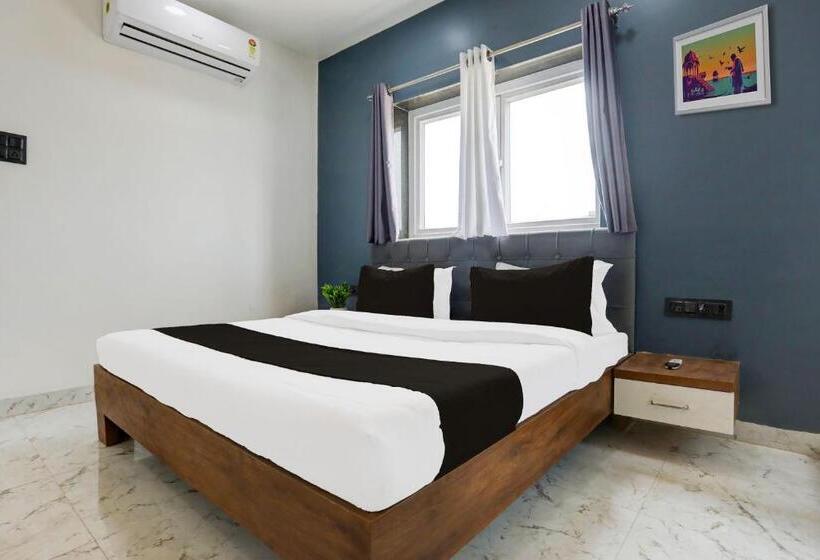 Classic Kolmen Hengen Huone, Super Hotel O Anushthan