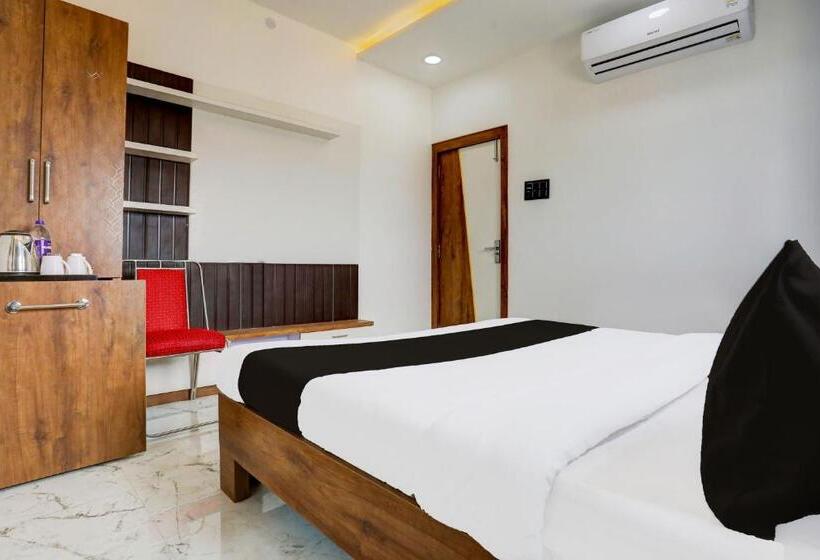 Classic Kolmen Hengen Huone, Super Hotel O Anushthan