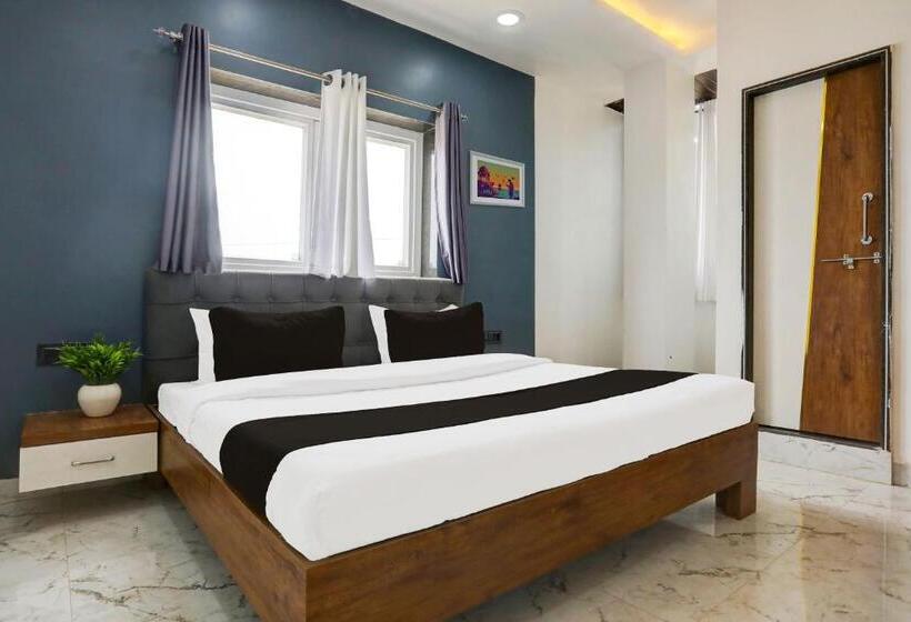 Classic Kolmen Hengen Huone, Super Hotel O Anushthan