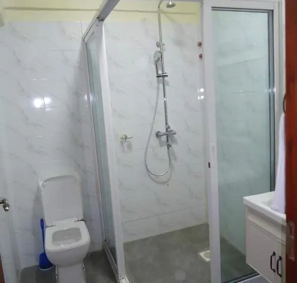 اتاق لوکس, Westside Hotel Kitale