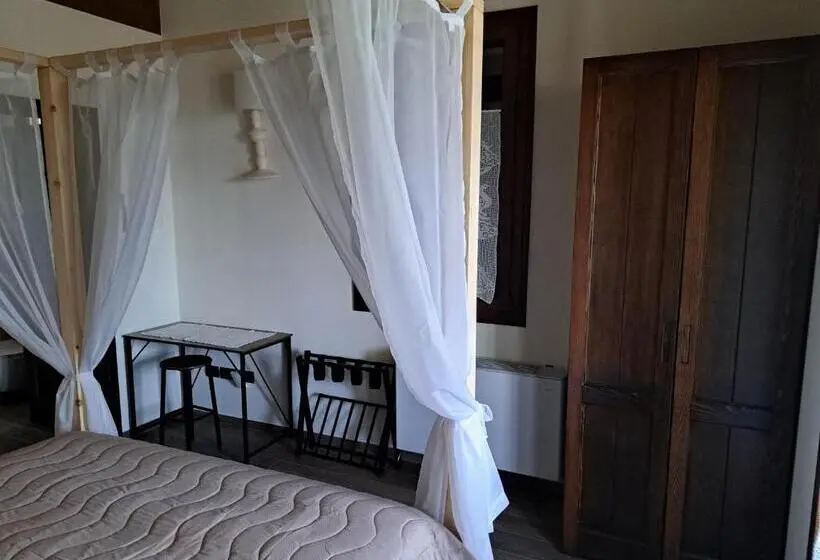 اتاق استاندارد با چشم‌انداز باغ, Bb Da La Mi Ma, Gradara