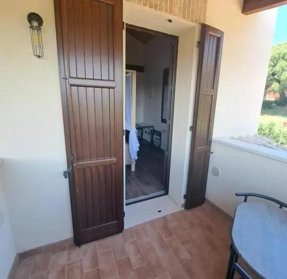 اتاق استاندارد با چشم‌انداز, Bb Da La Mi Ma, Gradara