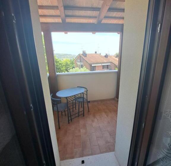 シングルデラックスルーム, Bb Da La Mi Ma, Gradara