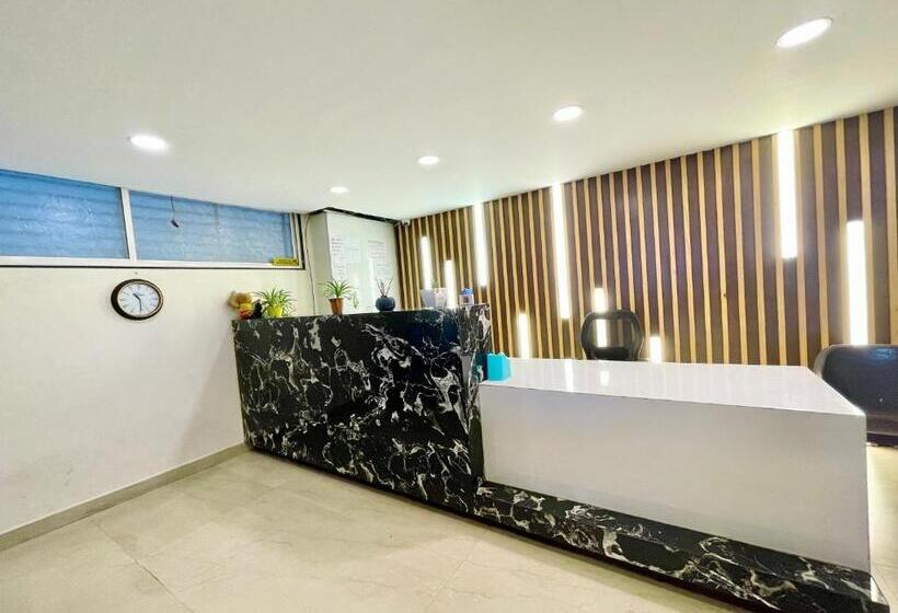 Четырехместный Номер Стандарт, Govindam Inn ! Ujjain Fully Air Conditioned Hotel At Prime Location With Parking Availability, Near