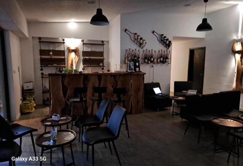 Номер Стандарт, Borderline Accomodation