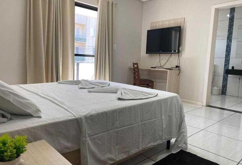 جناح إدارى, Carmel Palace