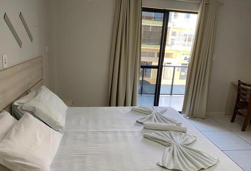 جناح إدارى, Carmel Palace