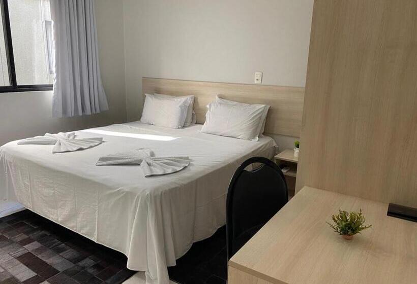 جناح, Carmel Palace