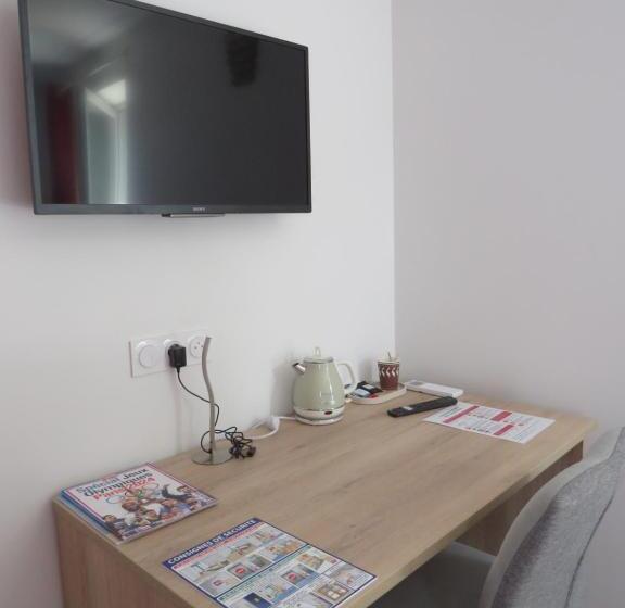 חדר סטנדרט עם טרסה, Hôtel Les Jardins De Saulzet