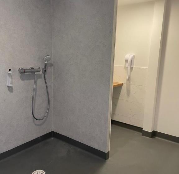 חדר סטנדרט מותאם לאדם עם מוגבלויות, Hôtel Les Jardins De Saulzet