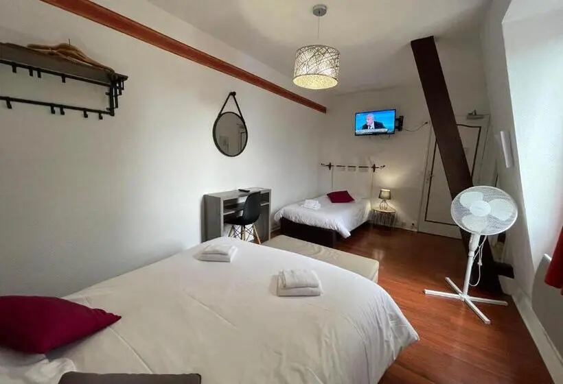 اتاق استاندارد سه نفره, Hôtel Les Trois Lys