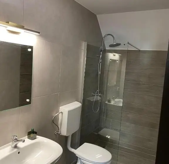 آپارتمان 1 خوابه, Mat & Edw Room