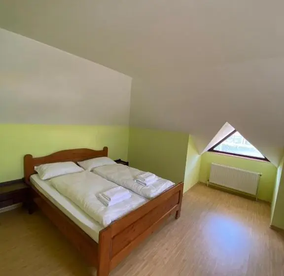 آپارتمان 1 خوابه, Mat & Edw Room
