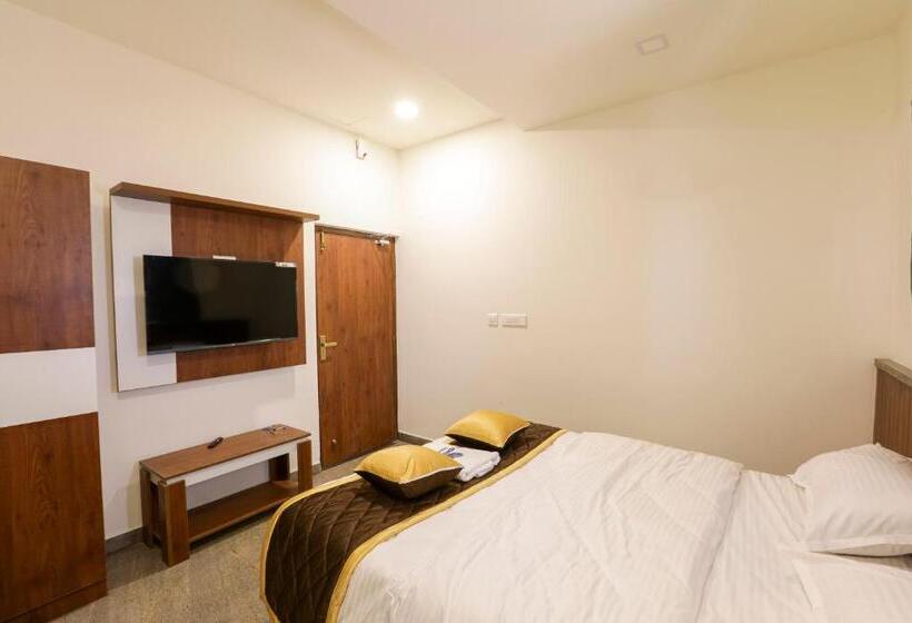 침실 1개 발코니 아파트, Naga Luxury Suites   Double Bed Room 2 Adult 2 Child   Driver Free Stay