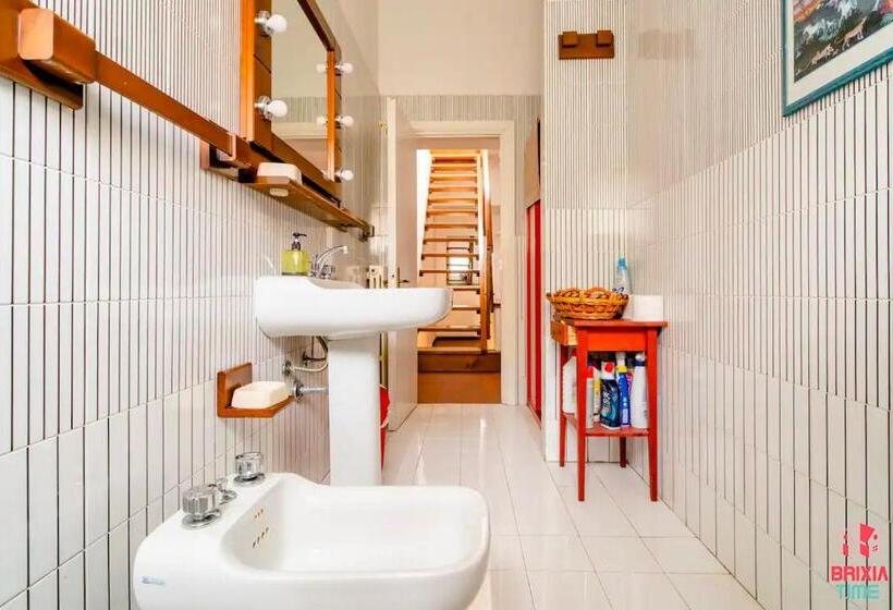 اتاق استاندارد با سرویس بهداشتی مشترک, Brixia Time Case In Villa Con Giardino