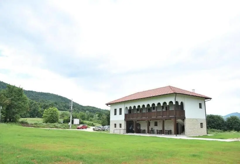 اتاق استاندارد سه نفره, Kod Bogdanovica