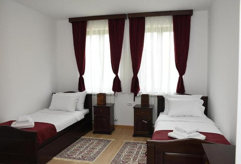 اتاق استاندارد سه نفره, Kod Bogdanovica