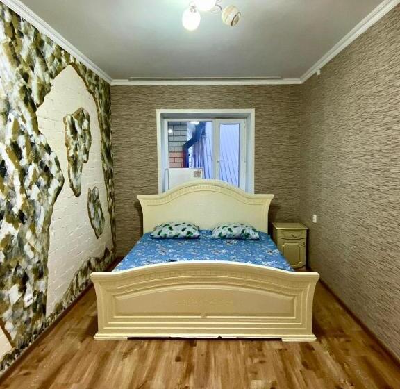 اتاق خانوادگی, 5realov